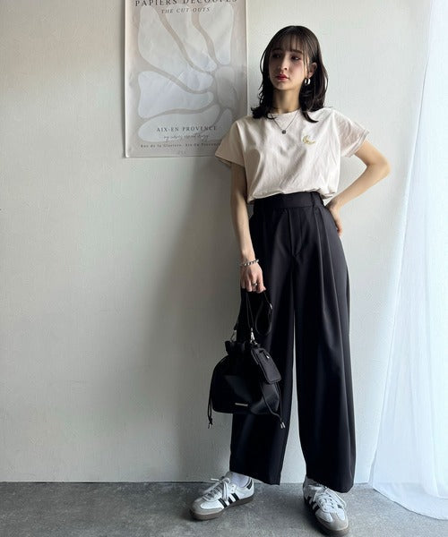 【sustaina+】オーガニックコットン100%。胸元ラメ糸ワンポイント刺繍 無地＆ボーダー柄Tシャツ（半袖） ce1260397