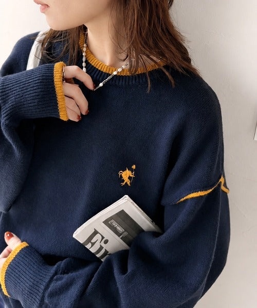 ゆるっと上品、やさしく映える。胸刺繍入り配色クルーネックオーバーサイズニット（長袖） ce1350019