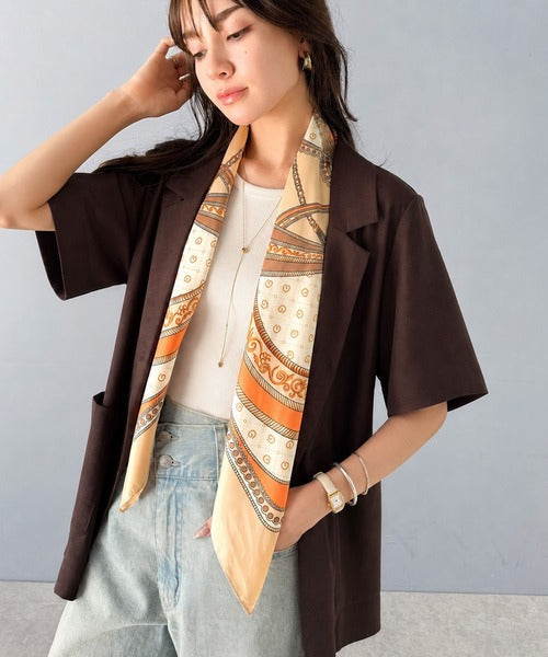 差し色が上品カワイイ♪90cm×90cmパネル柄シルクライク大判スカーフ ce1240056