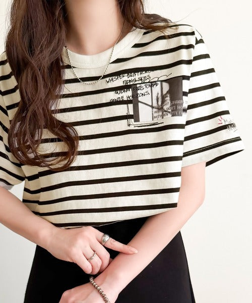 ラフでも品格、シンプルでも存在感。オーガニックコットン混 綿100％ グラフィック飛び刺繍フォトTシャツ（半袖） ce1260537