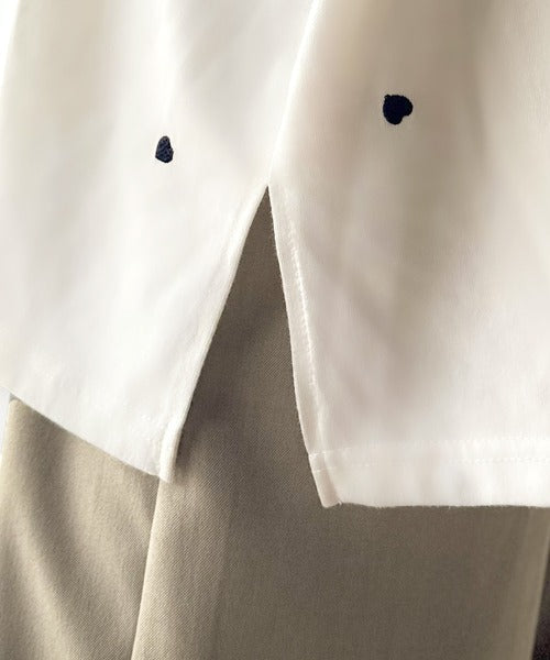 《JaVaジャバコラボ》“可愛い”がさりげなく溶け込む。袖ネーム付きミニハート総刺繍Tシャツ(長袖) jv1010498