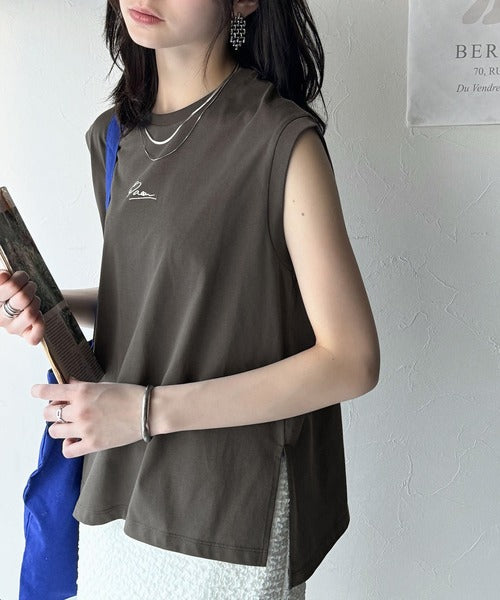 接触冷感♪大人カジュアルを格上げ！胸元ワンポイント刺繍ノースリーブトップ ce1050275