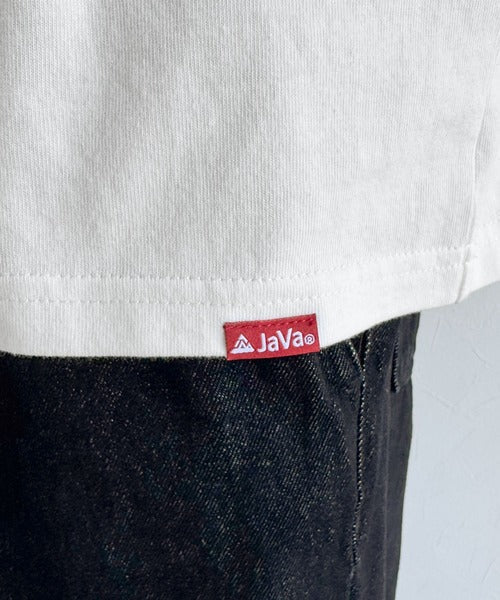 《JaVaジャバコラボ》遊び心のあるカフェロゴが映えるバックプリントT。刺繍使いハンバーガーデザインTシャツ jo1320016