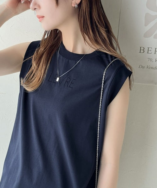 春夏コーデの主役！シルケット胸元刺繍サイド裾スリット入りノースリーブカットソー ce1020199