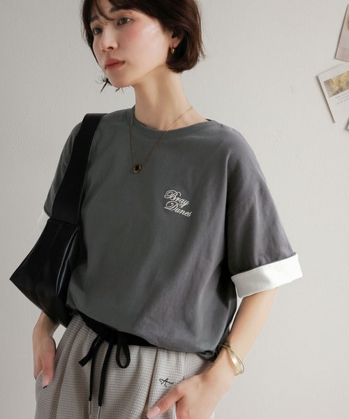 《JaVaジャバコラボ》大人の色魅せ、軽やかに映える。綿100％ 胸刺繍入り 袖配色切り替え Tシャツ（半袖） jv1330106