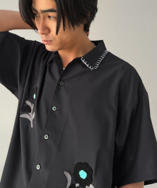 【接触冷感機能付き】サガラ刺繍フラワーステッチシャツ／Cool-Touch Fabric Sagara Embroidered Flower Stitch Shirt (半袖) co1320019