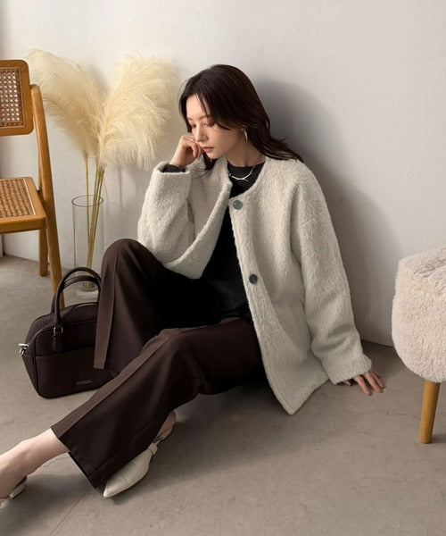 【Classical Evon】品格レディ。頑張らないのに、ちゃんと素敵。シャギー素材ノーカラーシングルコート（ミドル丈） ev1240133