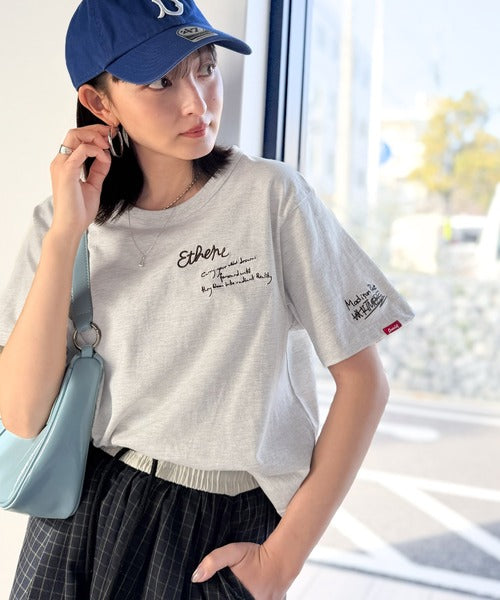 前後ダブル刺繍で、後姿だってぬかりなくかわいい♪ 綿100％グラフィック飛び刺繍Tシャツ (半袖) ce1260546