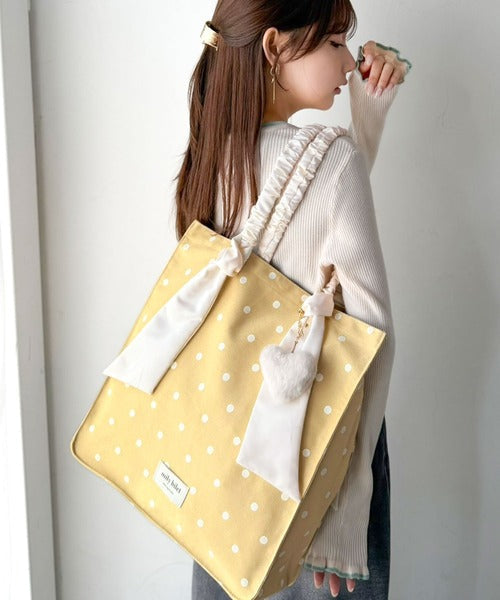 【mily bilet】こんなの待ってた！毎日のお供にも、推し活にも♪ドット柄サテンシュシュハンドルトート mi1079003