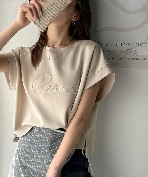 《JaVaジャバコラボ》上品な大人の抜け感。フロントPAEANエンボス加工半袖Tシャツ（ロゴ） jv1260427