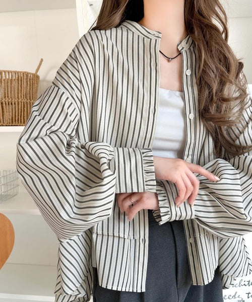 いつものシャツを、少しだけ上品に。柄アソートティアードフリルデザインペプラムシャツ(ストライプ/チェックあり) ce1110196