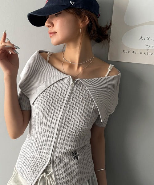 【mily bilet】抜け感レディースタイル。ロゴ刺繍オフショル２WAYダブルジップケーブル柄サマーニット（半袖） mi1029121