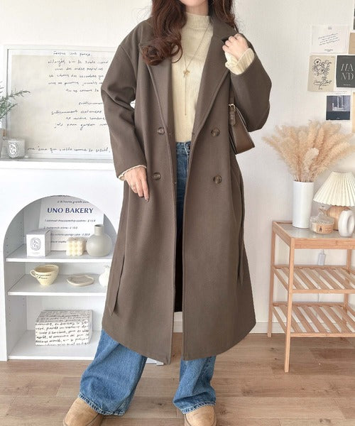 洗練された秋冬スタイルを彩る。フェイクウールベルト付きダブルチェスターコート（ロング丈） ce1010355