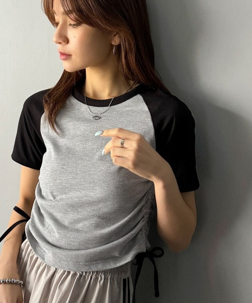 【mily bilet】サイドの絞りが可愛いさプラス。プレート使いラグランTシャツ（半袖） mi1329027