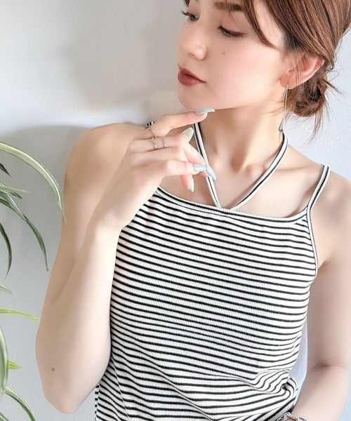 【mily bilet】オールシーズンの必需品！カップ付きホルターネック風ストラップキャミソール mi1019086