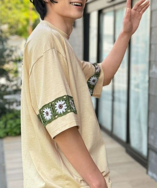 《JaVaジャバコラボ》袖先に遊びと清涼感を。袖クロシェ編み 配色切り替えデザインTシャツ jo1150094