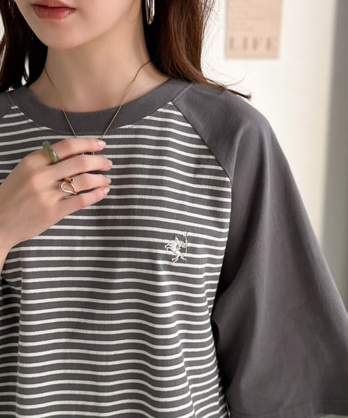 《JaVaジャバコラボ》お洒落迷子の救世主。綿100％胸刺繍ラグラン配色ボーダーTシャツ jv1260558