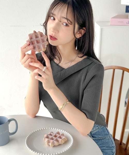 1枚で雰囲気美人。暑い日も、やっぱり上品でいたい。5分袖ドレープニット（半袖） ce1260474