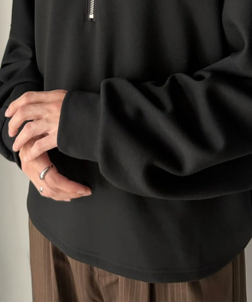 胸刺繍ダンボール素材オーバーサイズショート丈ドルマンスリーブハーフジッププルオーバー（長袖）／Chest Embroidered Double-Knit Oversized Cropped Dolman Sleeve Half-Zip Pullover co1010072
