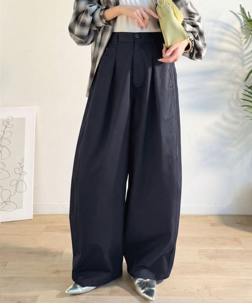 《JaVaジャバコラボ》 トレンド感たっぷりの最旬シルエット。タックバレルレッグパンツ jv1070220