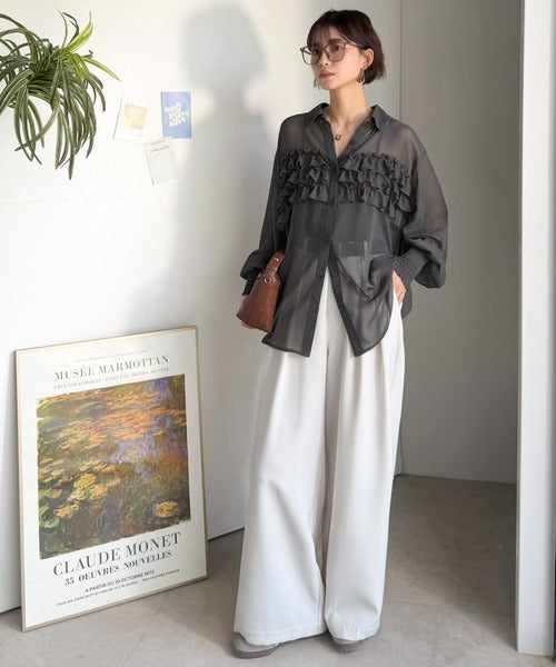 ギャザー＆胸元フリルが大人可愛い。3段フリルドッキング楊柳シアーブラウス（長袖） ce1010618
