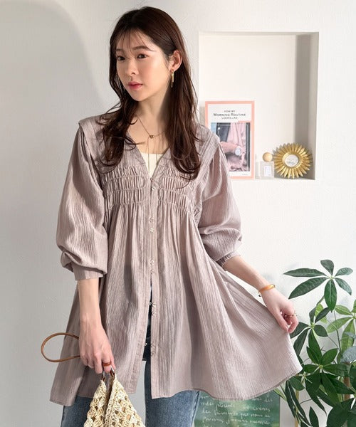 柔らかく纏う、大人の甘さを。シアーワッシャー前後２WAYウエストシャーリングチュニック ce1110158
