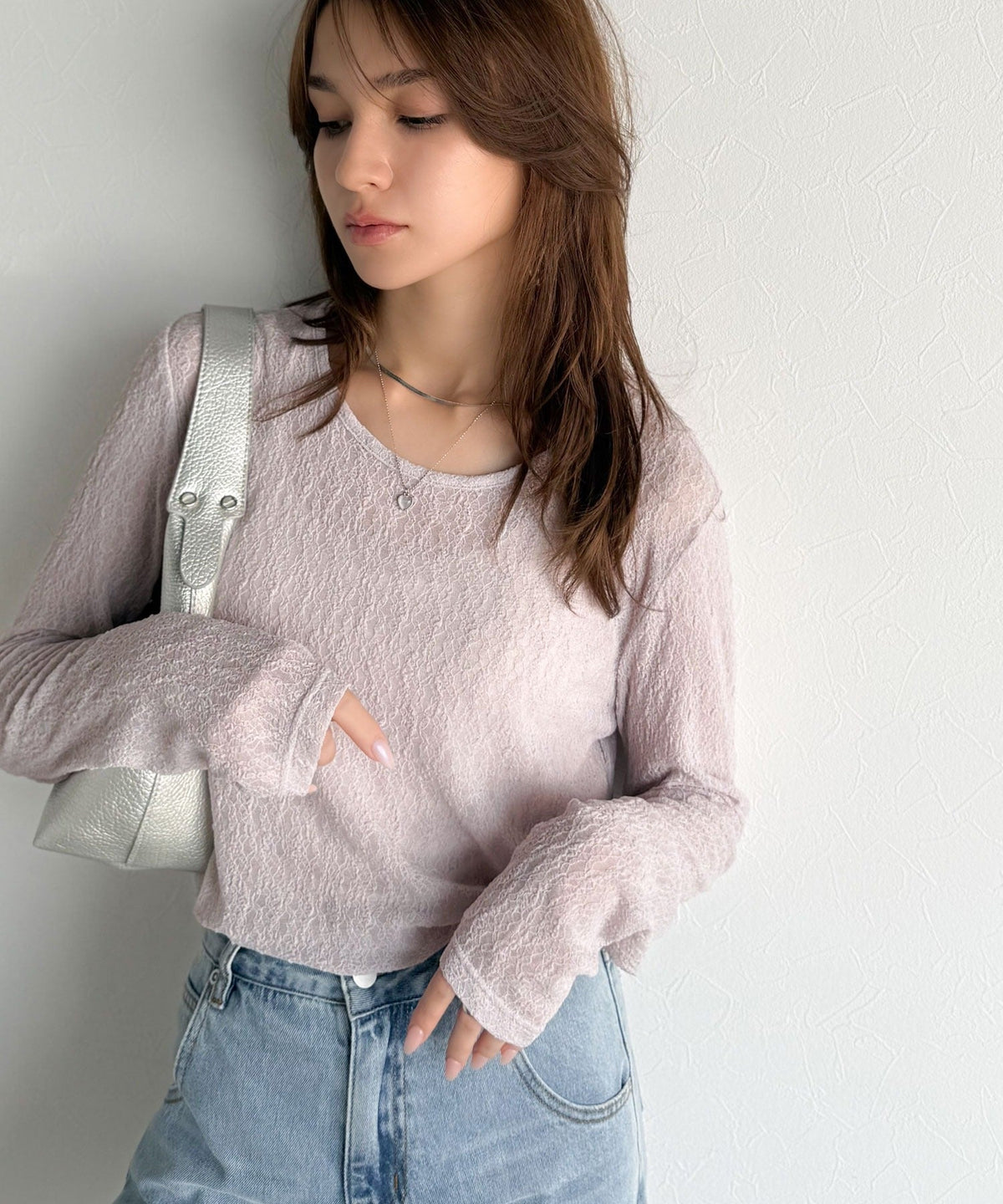 ほどよい透け感が大人上品。総柄シアーレーストップス(長袖) ce1010488
