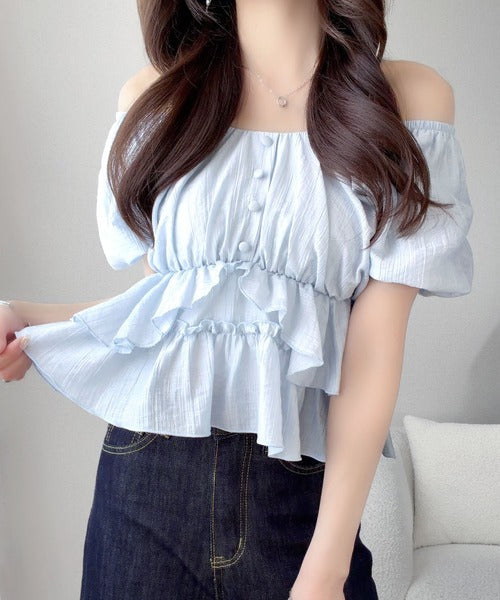 【mily bilet】肩見せで、夏のムードをひとさじ。オフショル２Wayフリルペプラムシアーブラウス（半袖） mi1329079