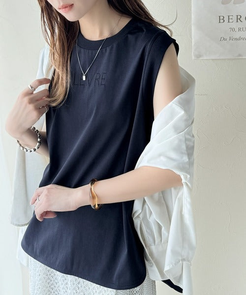 春夏コーデの主役！シルケット胸元刺繍サイド裾スリット入りノースリーブカットソー ce1020199