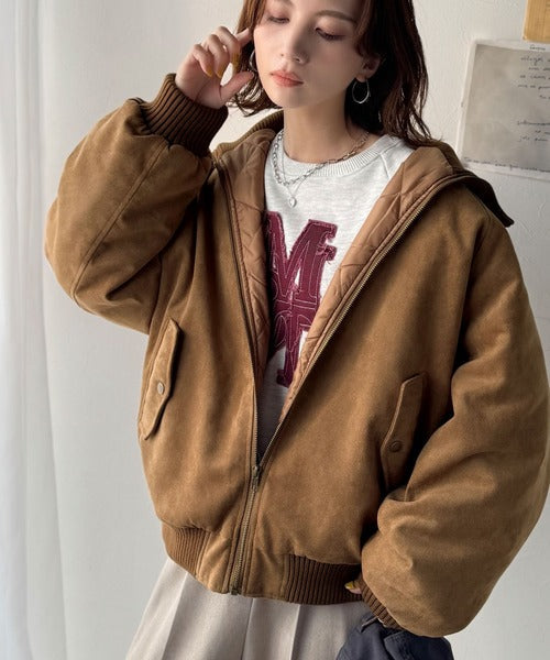 《JaVaジャバコラボ》甘辛バランスで“大人可愛い”を格上げ。リブタートル オーバーサイズスウェードブルゾン jv1240099