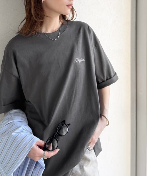 《JaVaジャバコラボ》お洒落見え抜群。大人カジュアルなゆったり半袖T。バック刺繍ビッグTEE（半袖） jv1260550