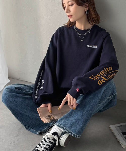 《Javaジャバコラボ》抜け感纏い、センスで遊ぶ。ロゴ袖刺繍＆グラフィック裏起毛プルオーバー jv1050328