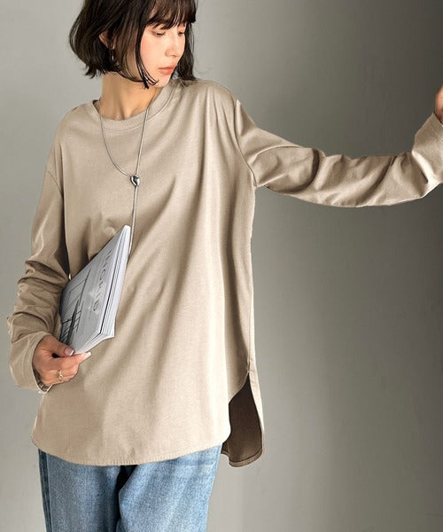 品よく、楽ちん。大人の余裕が漂う。シルケット素材 レイヤード ラウンドヘム 長袖 ロンTEE ce1020296