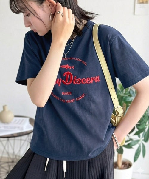 《JaVaジャバコラボ》刺繍とプリントが織りなす唯一無二のデザイン。綿100％おさかな刺繍Tシャツ jv1050359
