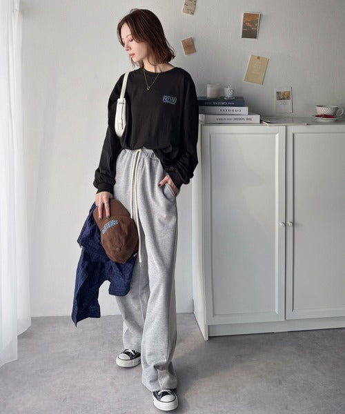 纏うだけで、洒落感アップデート◎綿100％ニュースペーパーロゴプリントオーバーサイズTシャツ ce1330046