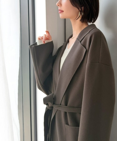 ばさっと羽織って大人の余裕。抜け感を楽しむベルト付きガウン風コート（ロング丈） ce1010626