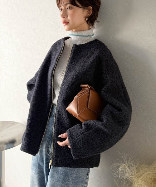 【Classical Evon】上品さと抜け感を兼ね備えた、大人のためのアウター。軽やかブークレノーカラージャケット ev1110138