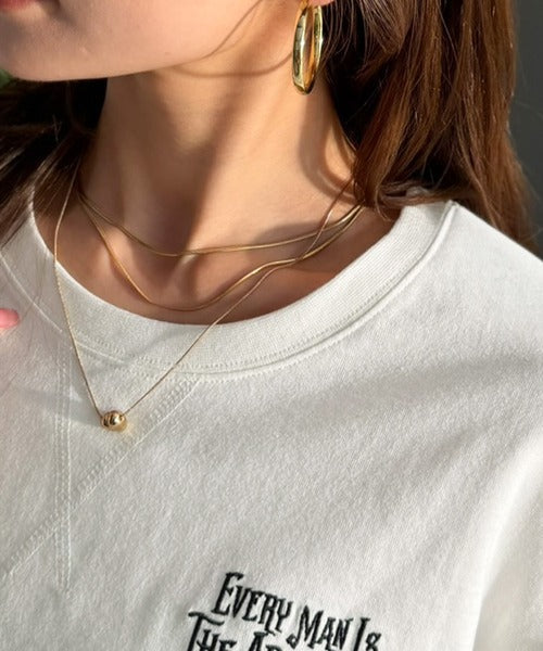 ほどよい甘さと抜け感を。大人かわいい綿100%袖フリル胸刺繍トップス(半袖) ce1020338