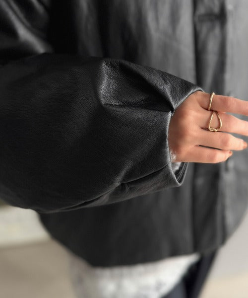 レザーって、こんなに可愛く着られる！大人可愛い丸みシルエット♪フェイクレザー中綿入りステンカラーショートジャケット ce1070253