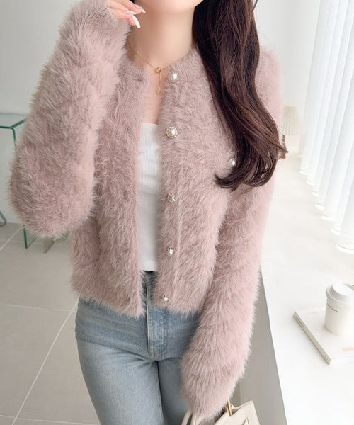 【mily bilet】大人可愛い、愛されニット。パール調ボタン使いキルティング風フェザーニットジャケット mi1359067