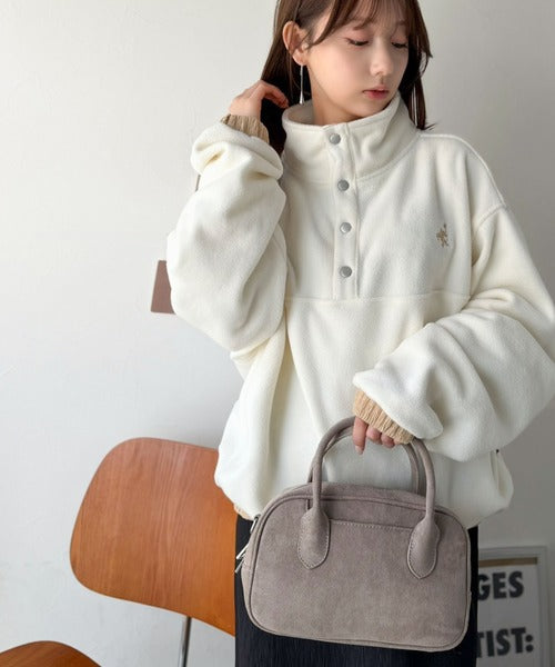 《JaVa ジャバコラボ》暖かさも、お洒落感も、欲張りに。胸刺繍ジャガード切り替えハーフボタンフリースプルオーバー jv1010674