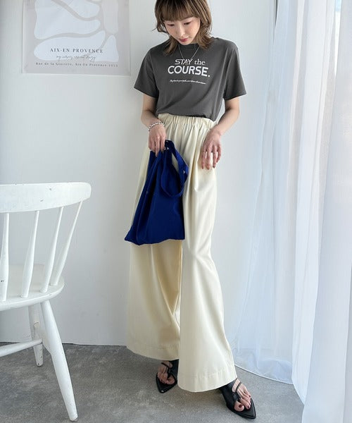【sustaina+】シンプルなのに格上げ感抜群。オーガニックコットン100%前後2wayロゴ刺繍＆フロッキーTシャツ(半袖) ce1260399