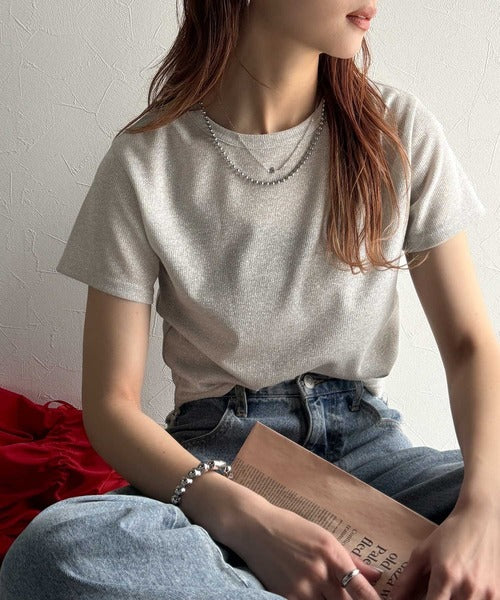 さりげなく輝くラメが主役。ラメ入りショート丈Tシャツ（半袖） ce1110124