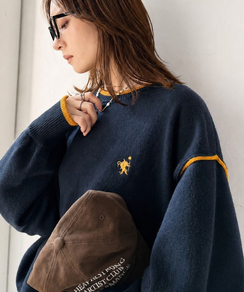 ゆるっと上品、やさしく映える。胸刺繍入り配色クルーネックオーバーサイズニット（長袖） ce1350019