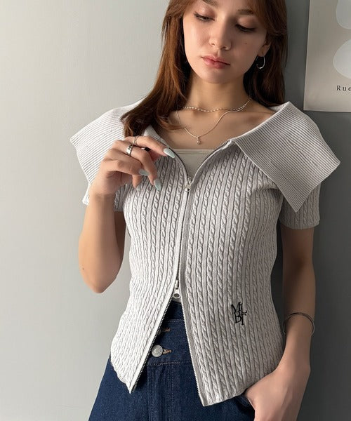 【mily bilet】抜け感レディースタイル。ロゴ刺繍オフショル２WAYダブルジップケーブル柄サマーニット（半袖） mi1029121