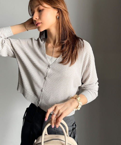【mily bilet】抜け感とキラ感、どっちも欲張るのが正解◎箔プリントメッシュショート丈Vネックカーディガン(長袖) mi1259016