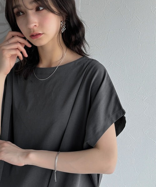 ひんやり素材で涼しく快適に。こなれタックデザインの半袖フレンチスリーブカットソー。（接触冷感機能付き） ce1050264