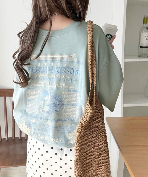 《JaVaジャバコラボ》着るだけで主役級。前後2way刺繍グラフィックオーバーサイズTシャツ jv1260547