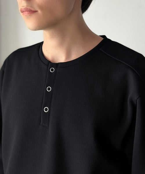 《Classical Origin》首元と袖口で魅せる、大人のゆるT。ダンボール素材ドット釦ヘンリーネックTシャツ（長袖） co1010058
