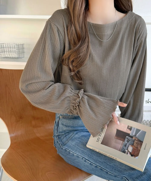 手元に余韻を残す、大人フェミニンな甘さ。キャンディースリーブランダムテレコリブトップス（長袖） ce1010669